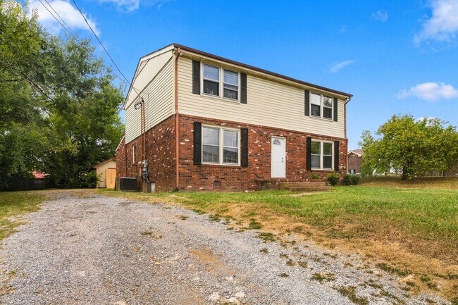 Building Photo - 102 Susan Dr