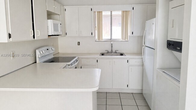 Building Photo - 2985 W 80th St