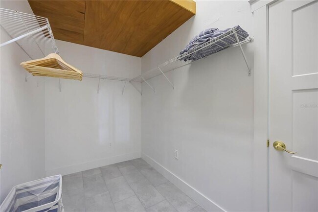 Building Photo - 2300 Harbour Dr