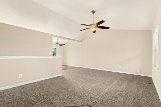 Building Photo - 3761 Mt Flora St