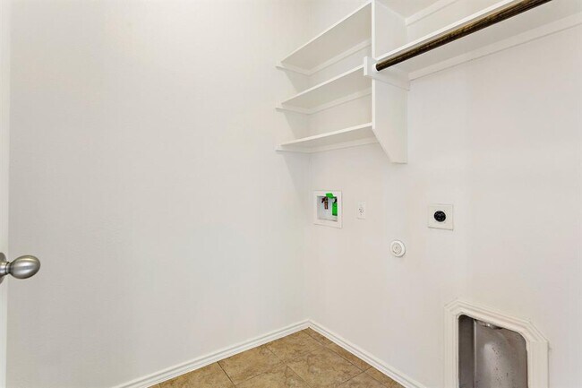 Building Photo - 448 Drystone Trail