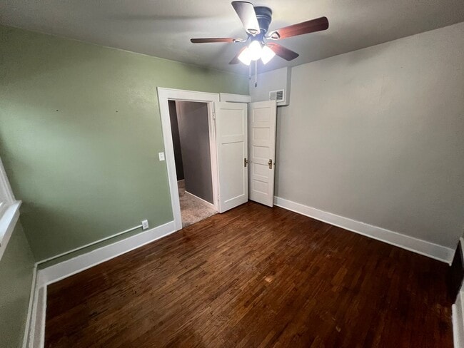 Building Photo - 2 bedroom home in Boone, fenced in yard, great for families!