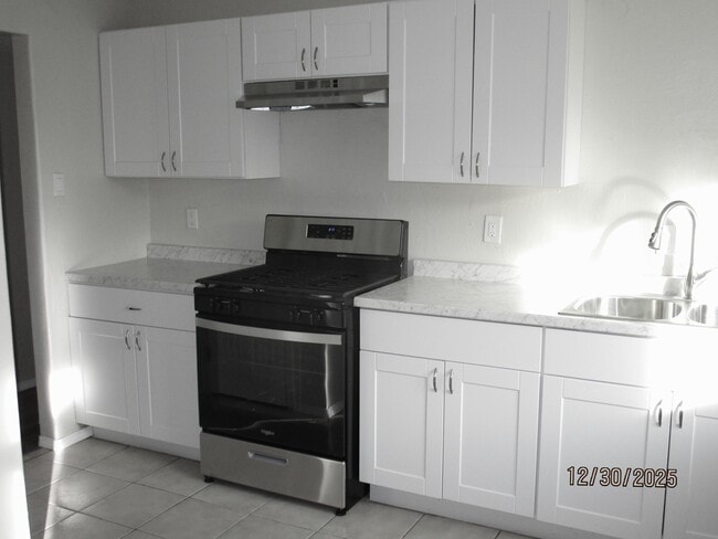 Building Photo - 13104 Oriente Ave NE