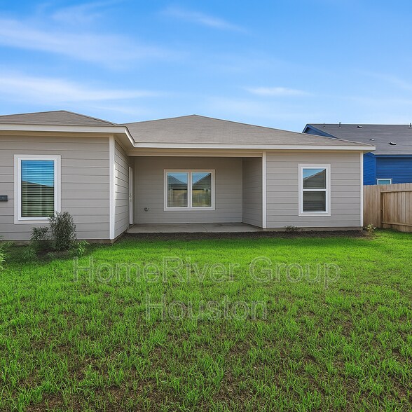 Building Photo - 313 Kim Ln
