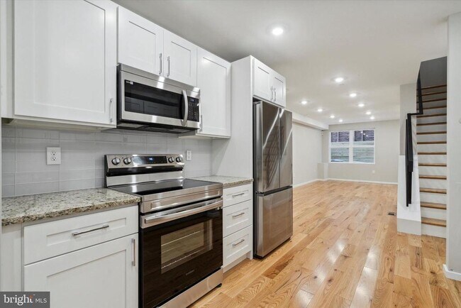 Building Photo - 1705 W Seybert St