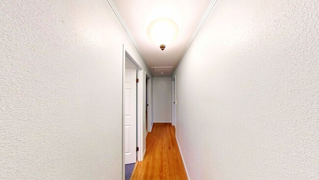 Building Photo - Beautiful Home with 4 Bedrooms and 2 Bathrooms Available in September!
