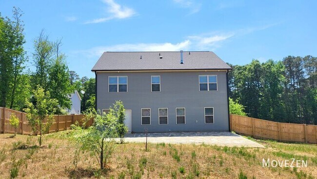 Building Photo - 1021 Silver Farm Rd