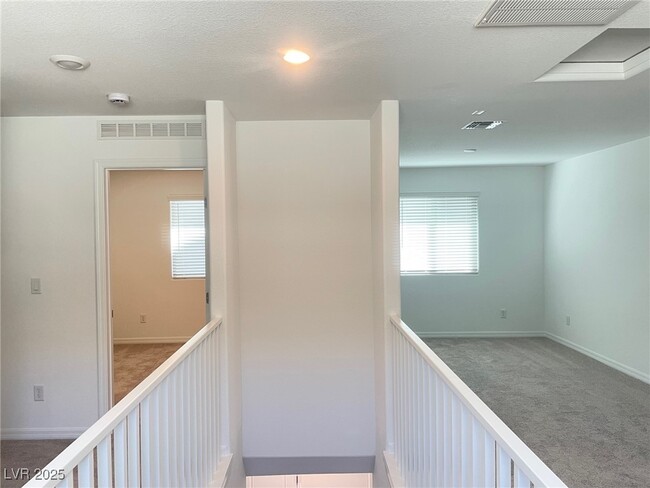 Building Photo - 5749 Avondale Rise Wy
