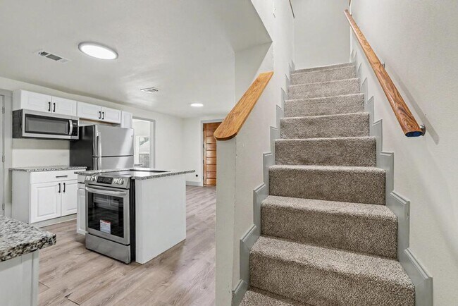 Building Photo - Beautifully Remodeled Home for Rent – Plenty of Space Inside & Out!