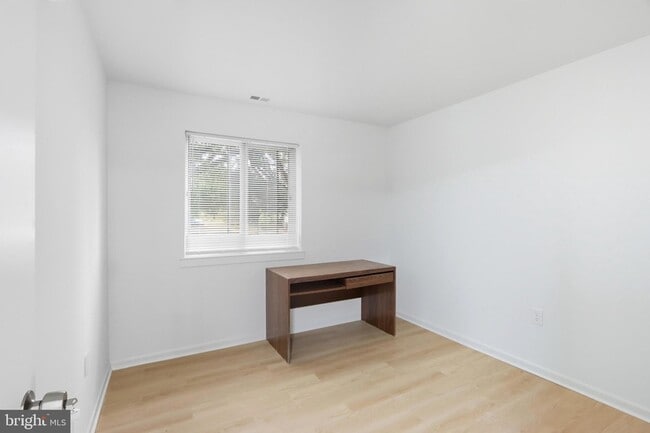 Building Photo - 5005 Green Mountain Cir