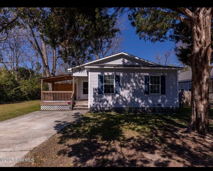 Building Photo - 1309 Corbett St