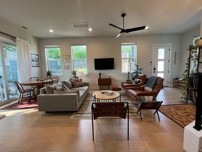 Building Photo - 3507 Oak Springs Dr