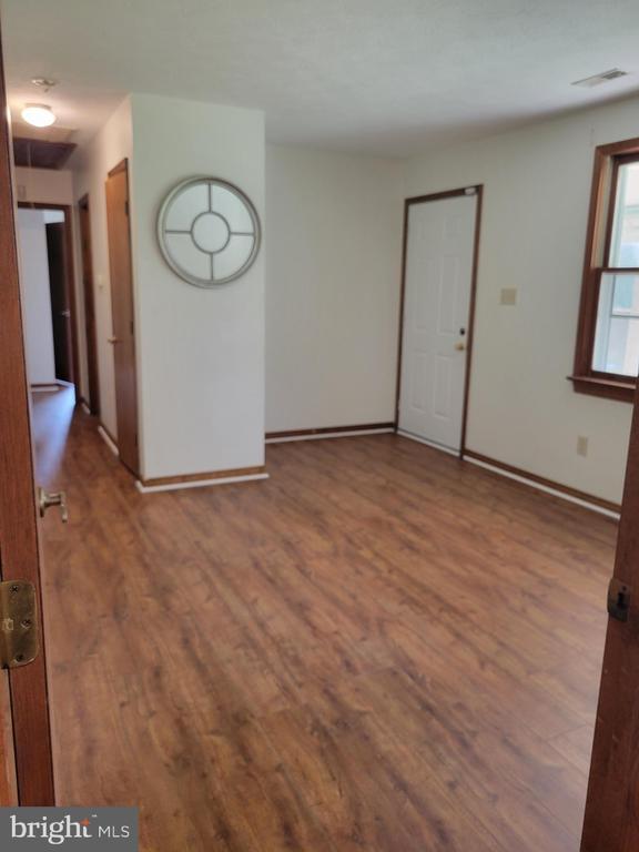 Building Photo - 90 Parrish Ln
