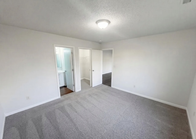 Building Photo - 6654 Hazelhatch Dr