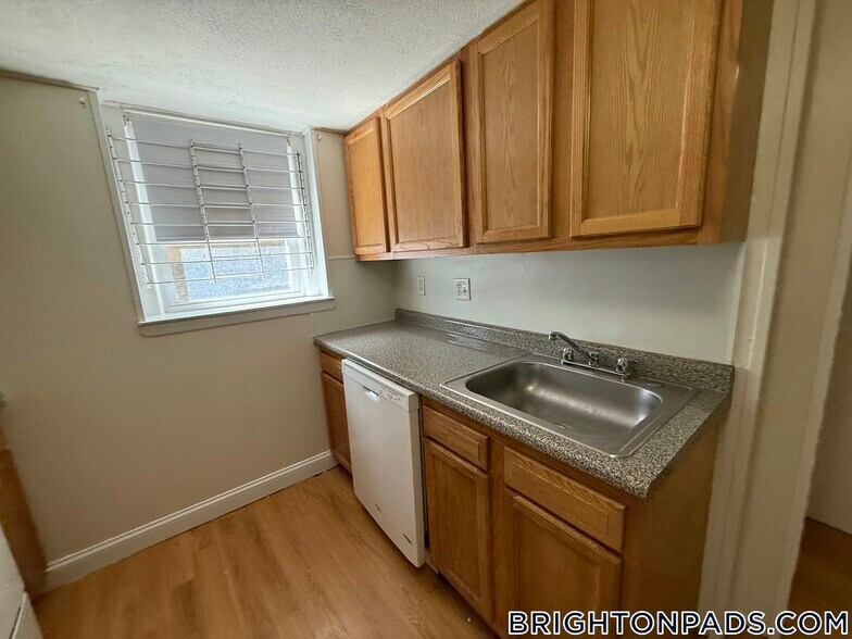 Building Photo - 119 Sutherland Rd