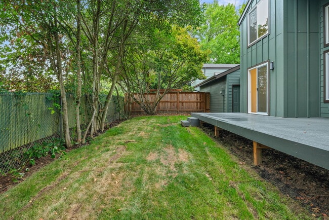 Building Photo - 8027 SW 103rd Ave