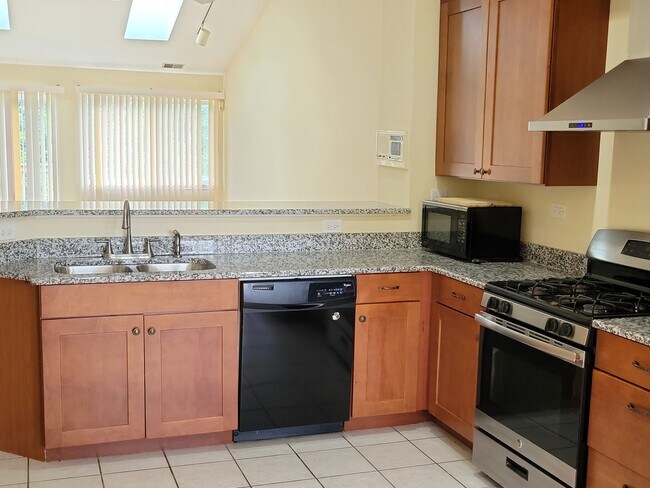 Building Photo - 3073 Kentshire Cir