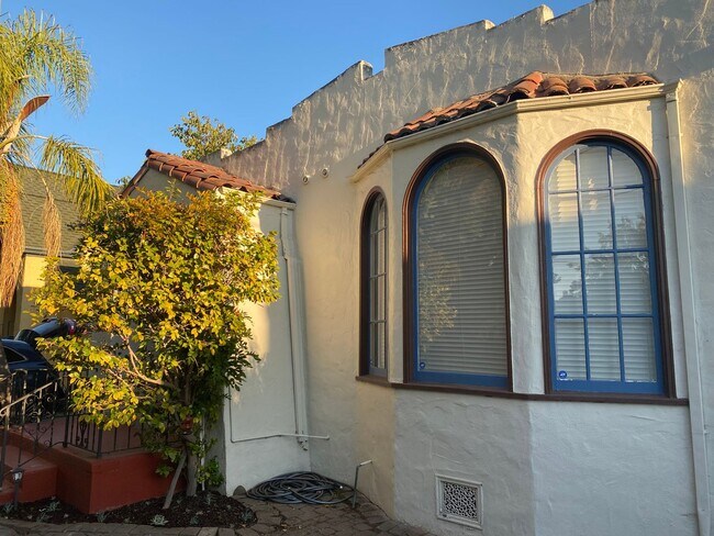 Building Photo - Charming Mediterranean Circa 1937 House