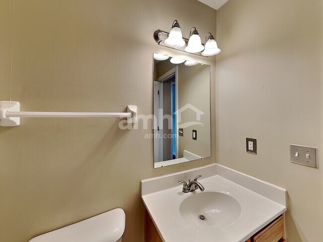 Building Photo - 211 Cherrytree Ln