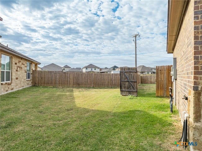 Building Photo - 3302 Lorne Dr