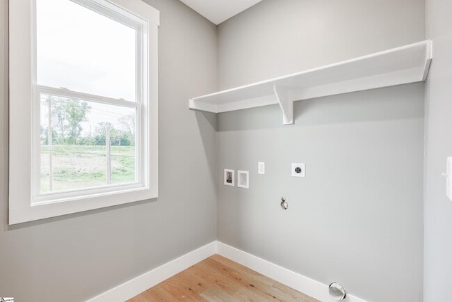 Building Photo - 610 N Shamrock Ave