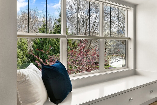 Building Photo - 5722 W Hidden Springs Dr