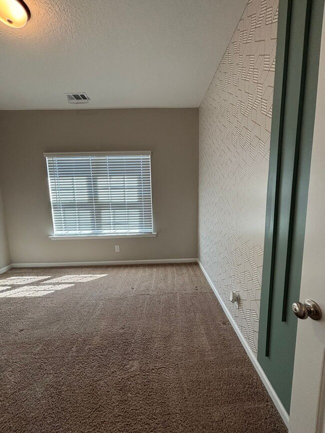 Building Photo - 134 Sunflower Cir NE