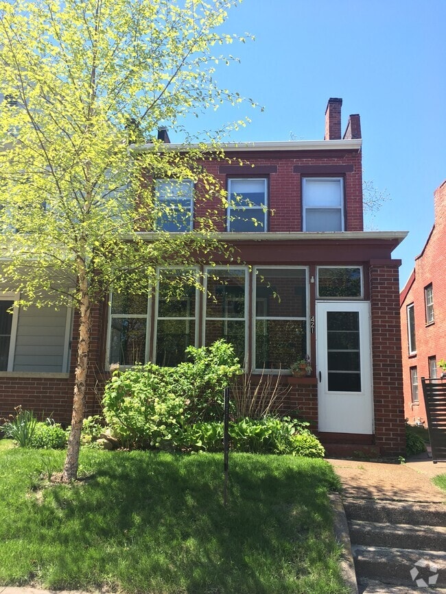 Building Photo - 421 Summit St