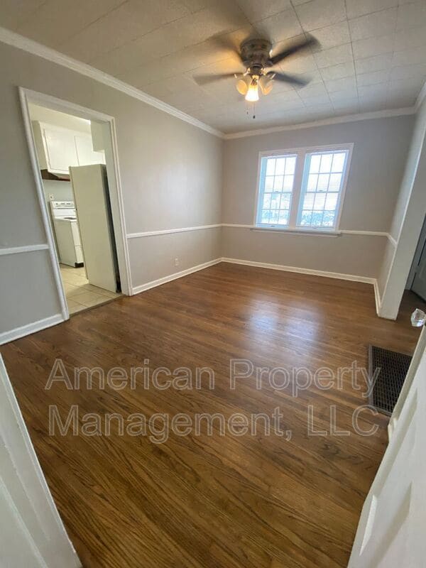 Building Photo - P2-1Q- 2808 E. 1st Pl.