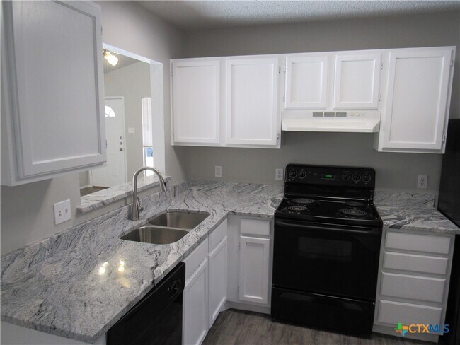 Building Photo - 3703 Holbert Dr