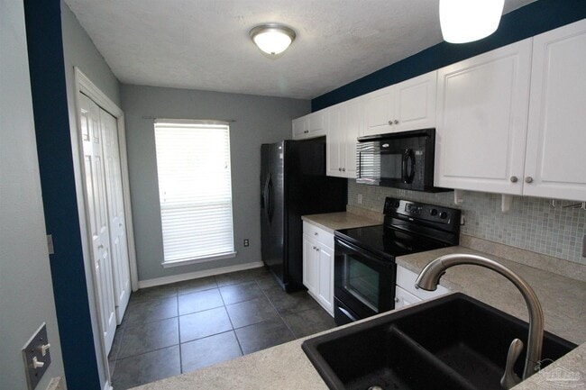 Building Photo - 7680 Chablis Cir