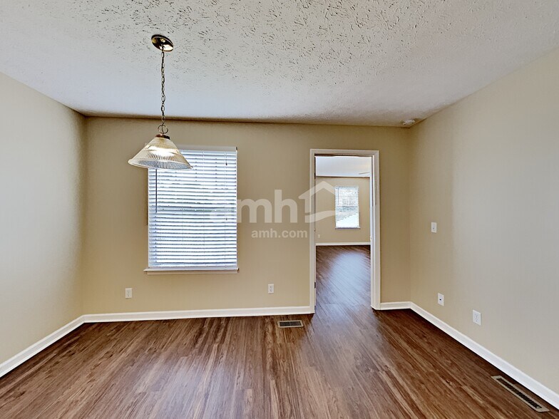 Building Photo - 308 Bluefield Ln