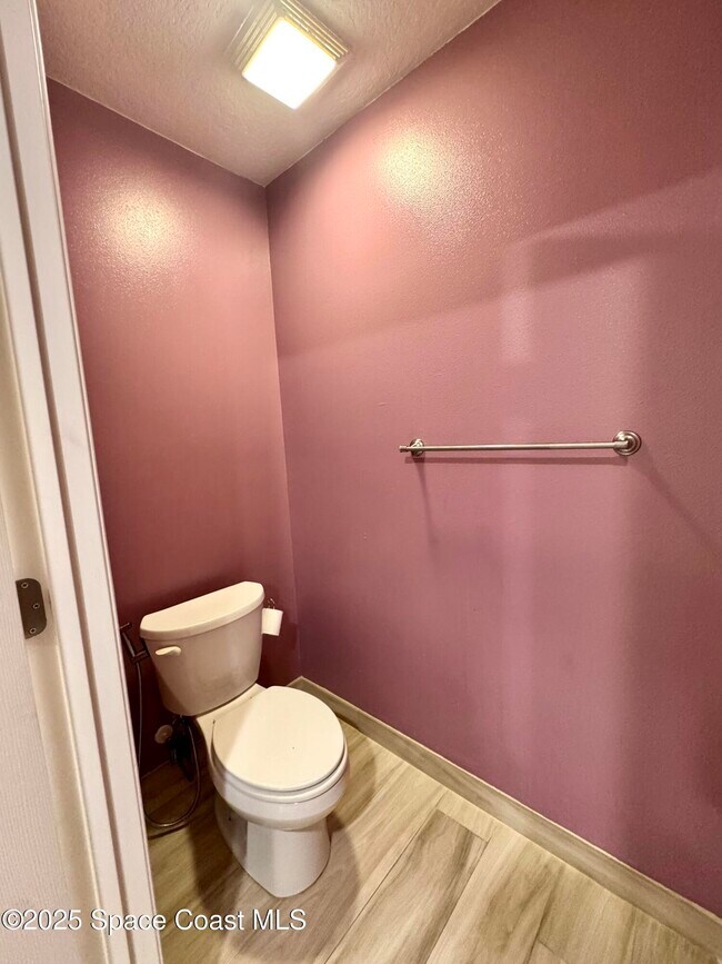 Building Photo - 1066 Dania Cir