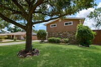 Building Photo - 5927 Moonmist Dr