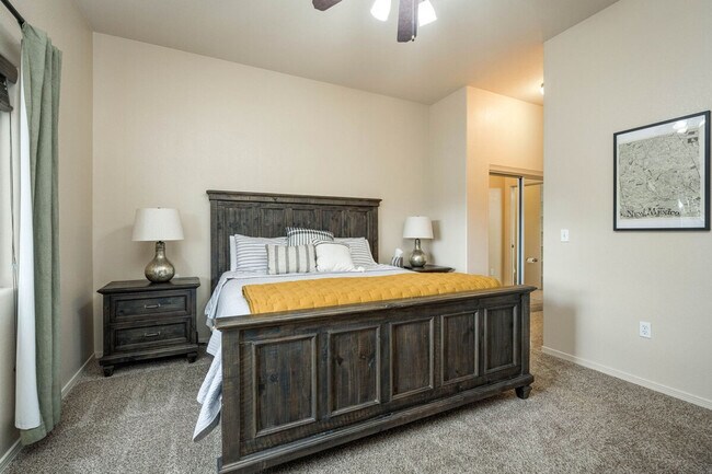 Building Photo - 2711 Sunrise Point Rd