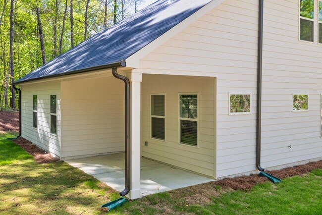 Building Photo - 166 Magnolia Dr