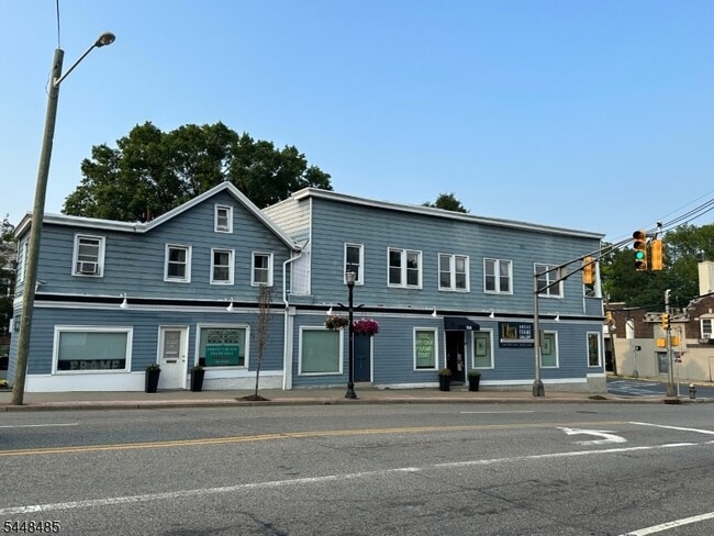 Building Photo - 746 Bloomfield Ave