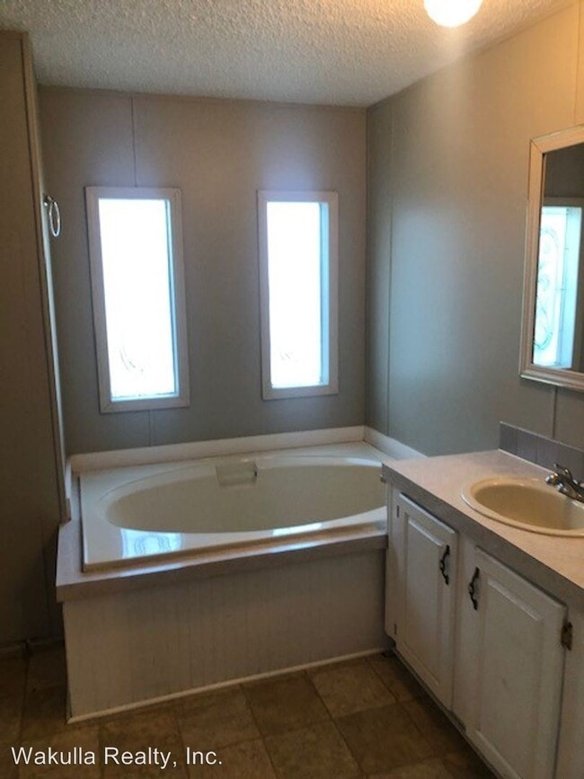 Building Photo - 47 Lake Ellen Shores Dr