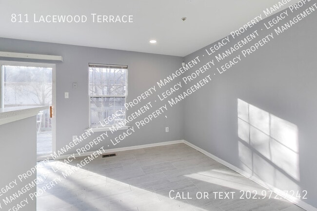Building Photo - 811 Lacewood Terrace