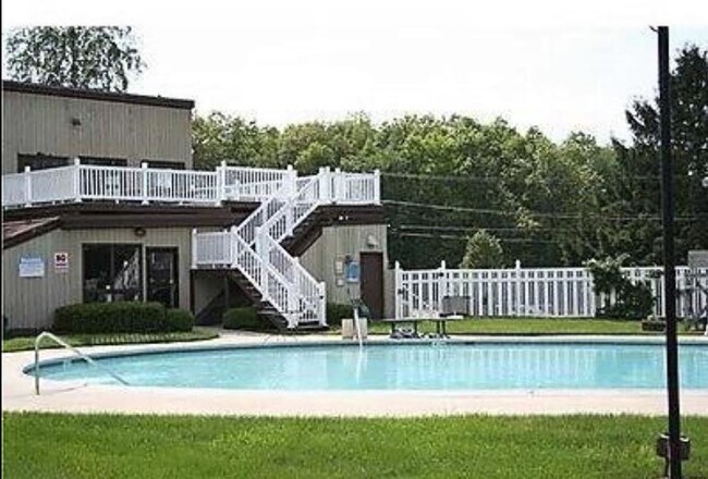 Building Photo - 114 Balance Rock Rd