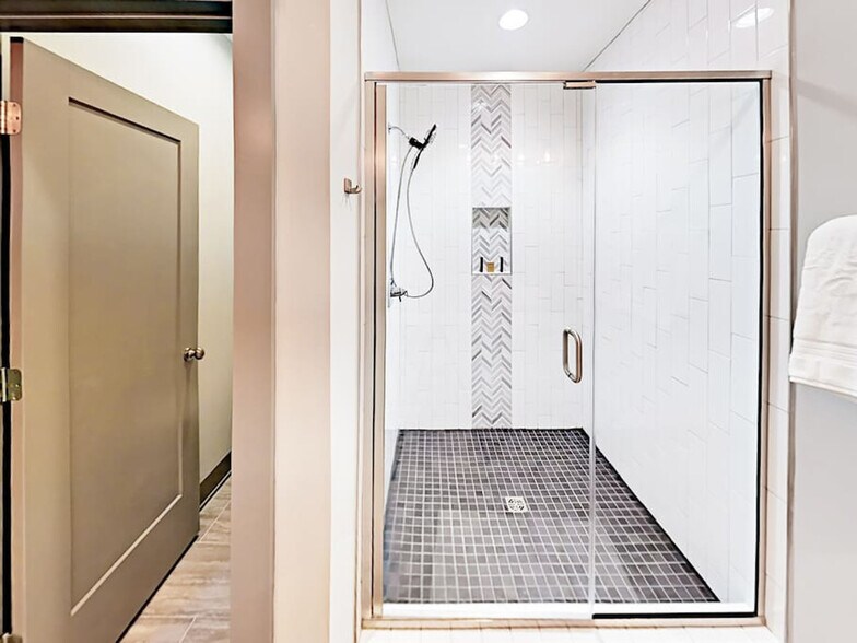 Building Photo - 2125 8th Ave S