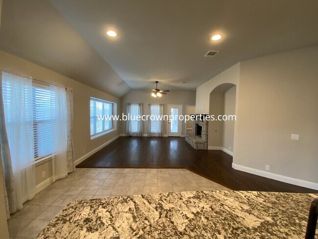 Building Photo - 5211 Pentridge Dr