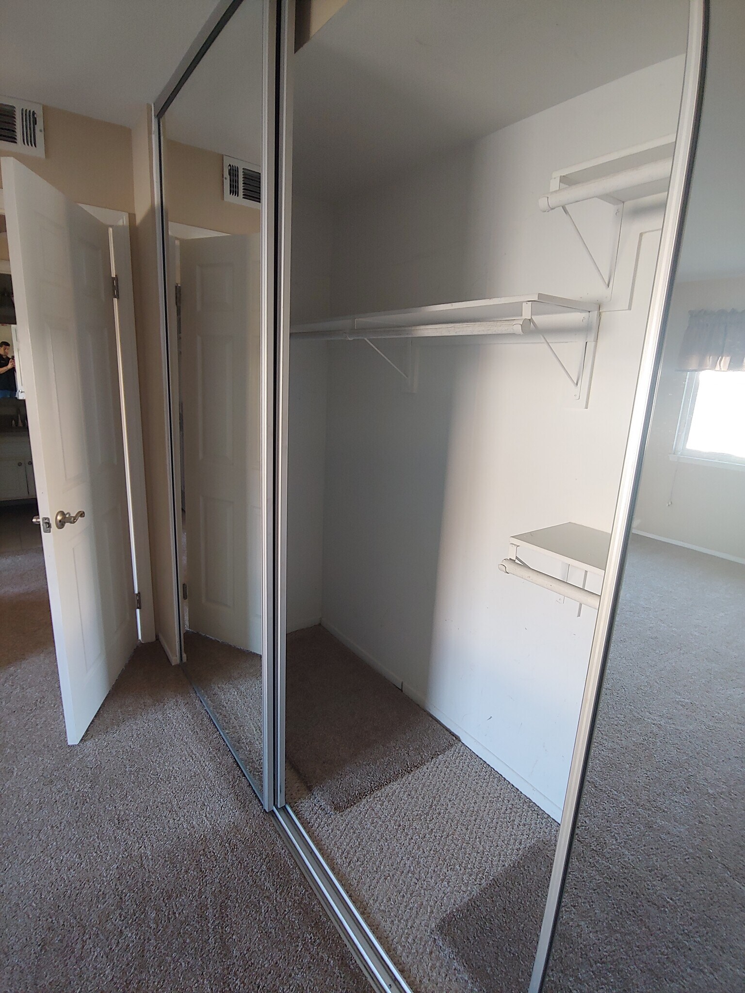 Building Photo - 16040 Leffingwell Rd