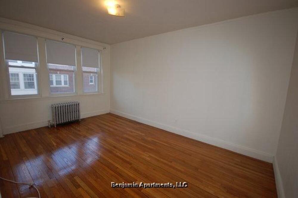 Building Photo - 135 Sutherland Rd