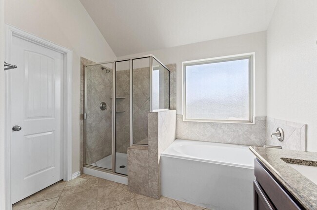 Building Photo - 2043 Plum Rose Ln