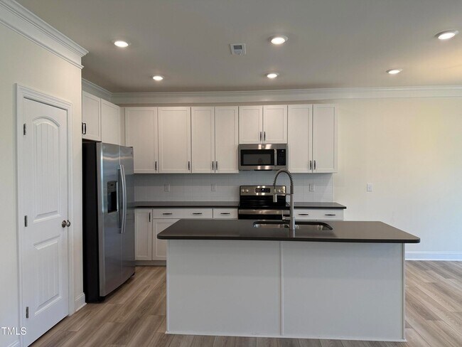 Building Photo - 529 Glenwyck Ct