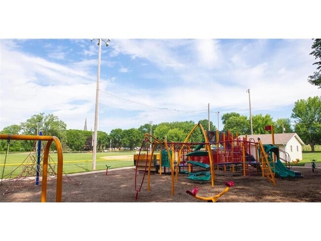 Building Photo - 2339 Jandell Ave NE