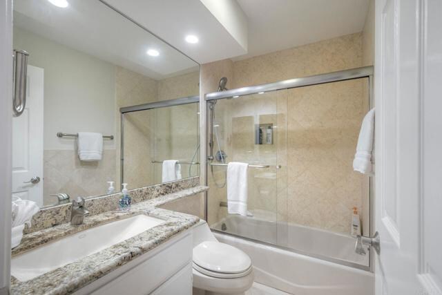 Building Photo - 400 N Pacific St