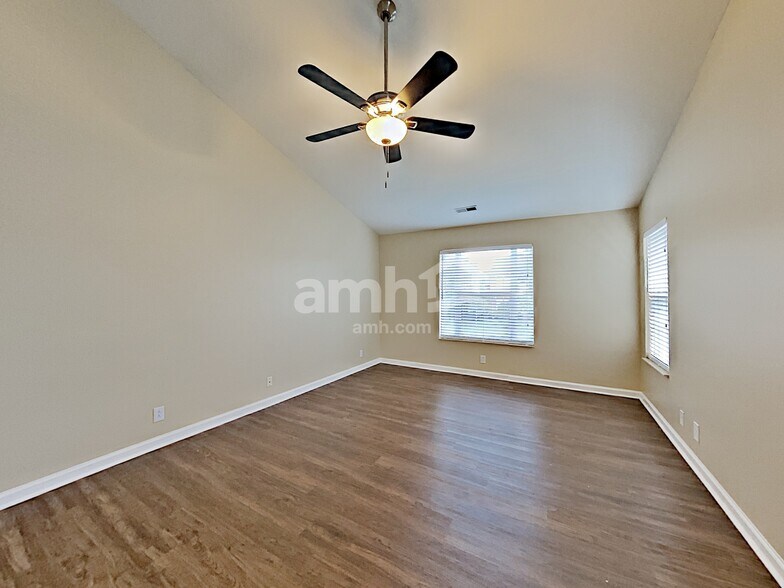 Building Photo - 309 Kentons Way