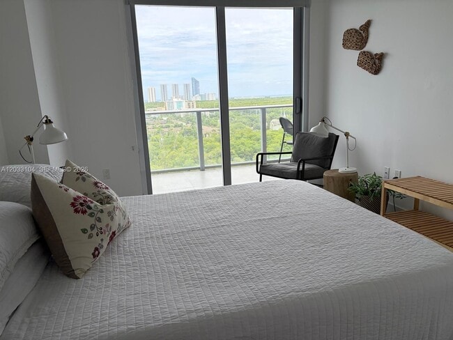 Building Photo - 16385 Biscayne Blvd